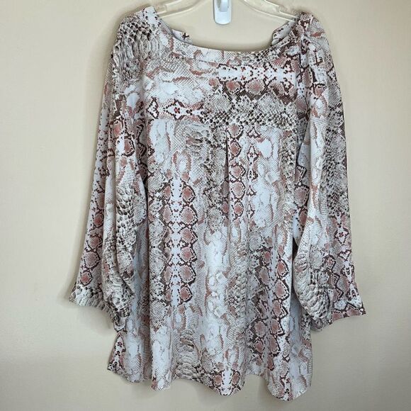 New!Zac&Rachel| 2XLarge| VNeck| Snake Print| Side Slits - Picture 7 of 13